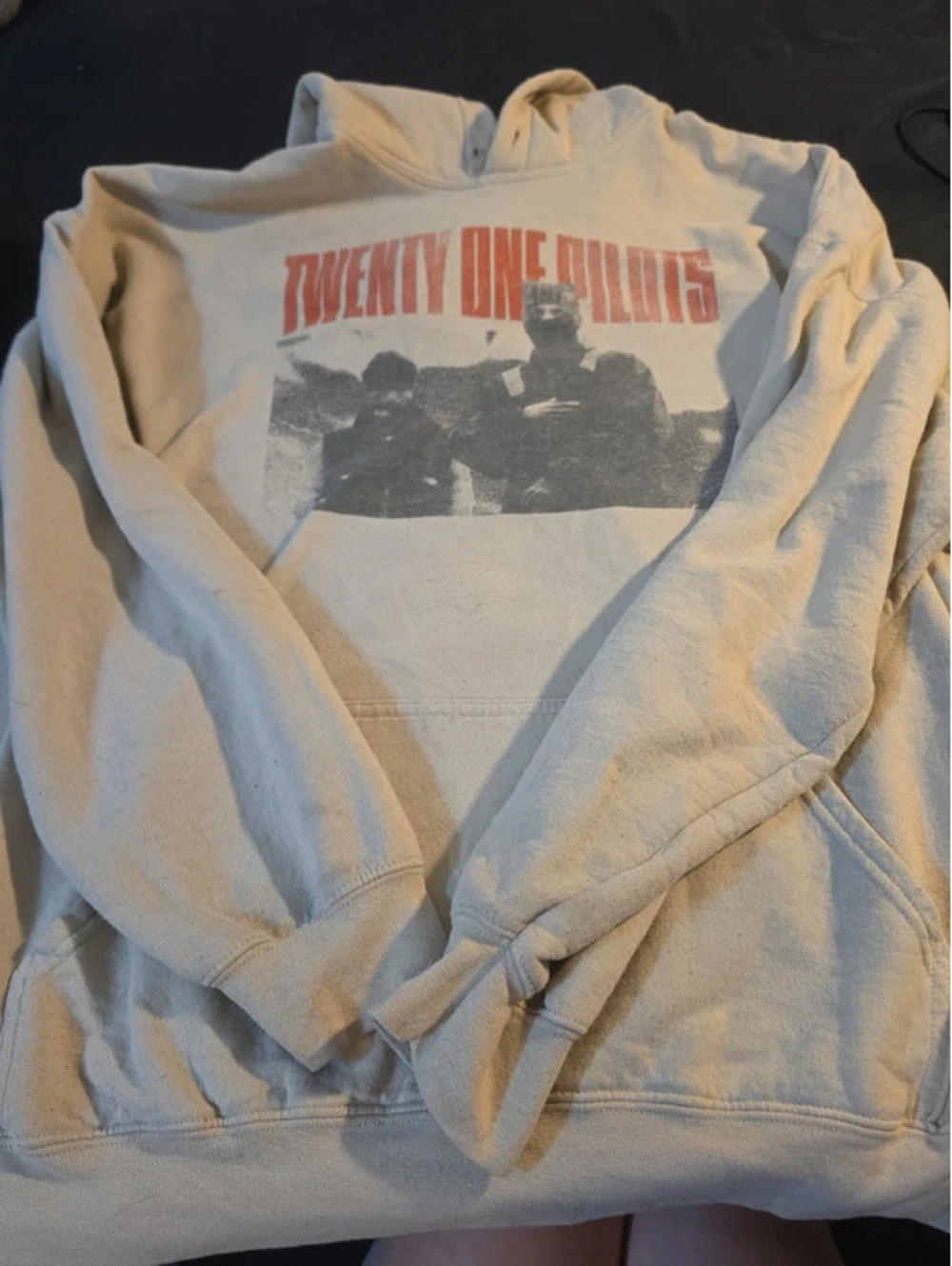 Clancy tan sweatshirt